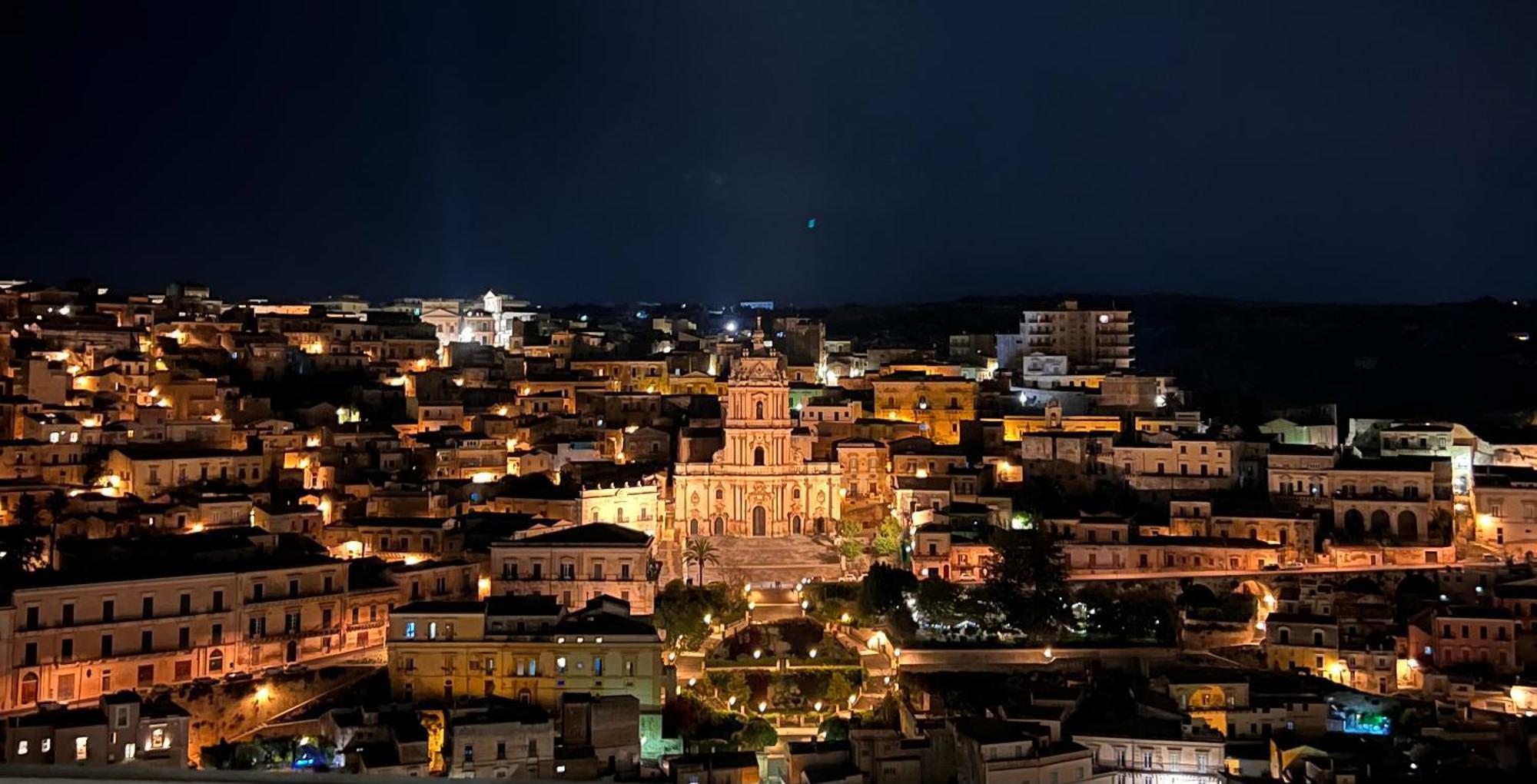 Centro Storico Modica - 2 Min A Piedi Da Corso Umberto I Apartment Bagian luar foto