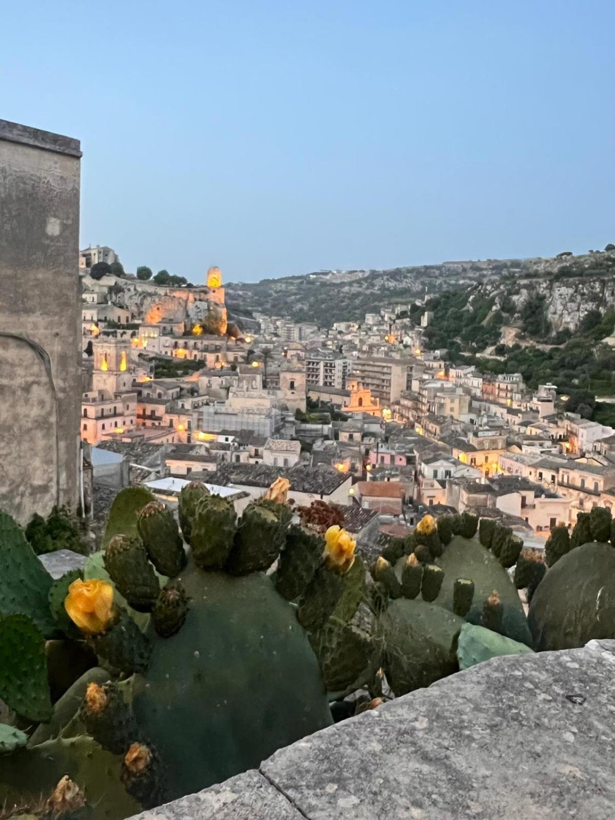 Centro Storico Modica - 2 Min A Piedi Da Corso Umberto I Apartment Bagian luar foto
